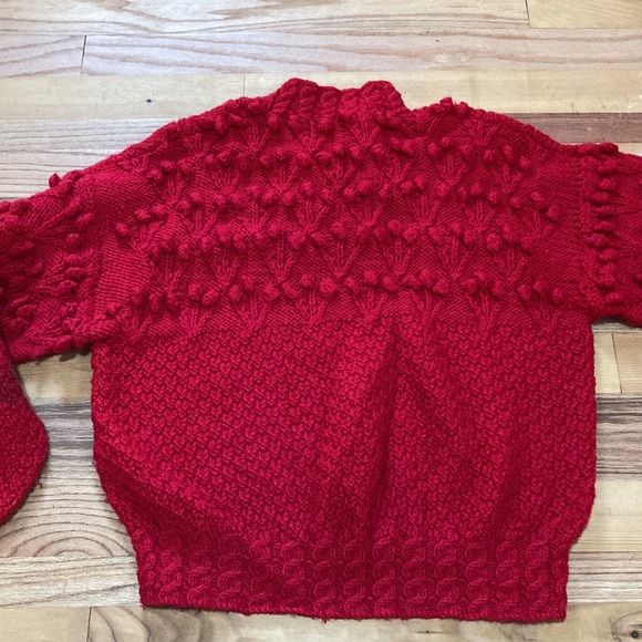 Splendid Red Irish HandKnit, Size OS, label missing, 100% Pure New Irish Wool. - Picture 4 of 5